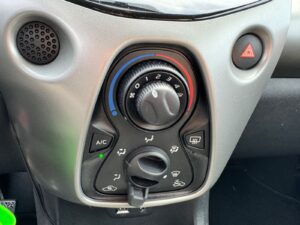 Fahrzeugabbildung Toyota Aygo AYGO x-play touch* CAM*WENIG KM*