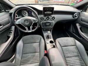 Fahrzeugabbildung Mercedes-Benz A 200*AMG PAKET*H&K SOUND*WENIG KM*