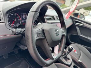 Fahrzeugabbildung SEAT Ibiza FR*LED*NAVI*CARPLAY*18"*