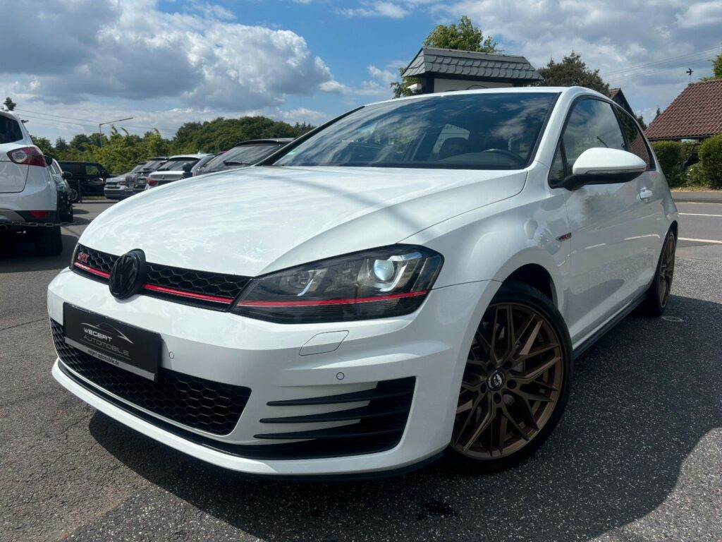 Volkswagen Golf VII Lim. GTI Performance BMT*DSG*NAVI* 18"