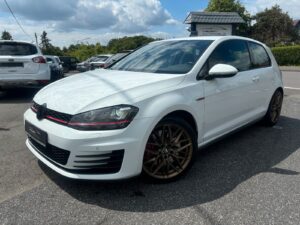 Fahrzeugabbildung Volkswagen Golf VII Lim. GTI Performance BMT*DSG*NAVI* 18"