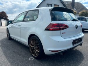 Fahrzeugabbildung Volkswagen Golf VII Lim. GTI Performance BMT*DSG*NAVI* 18"