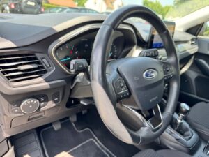 Fahrzeugabbildung Ford Focus Turnier Titanium*LED*CAM*B&O*PARKPILOT*
