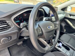 Fahrzeugabbildung Ford Focus Turnier Cool & Connect*LED*CAM* 8 GANG