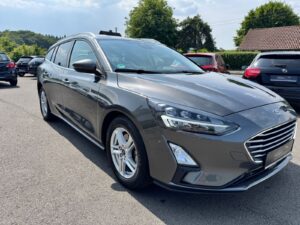 Fahrzeugabbildung Ford Focus Turnier Cool & Connect*LED*CAM* 8 GANG