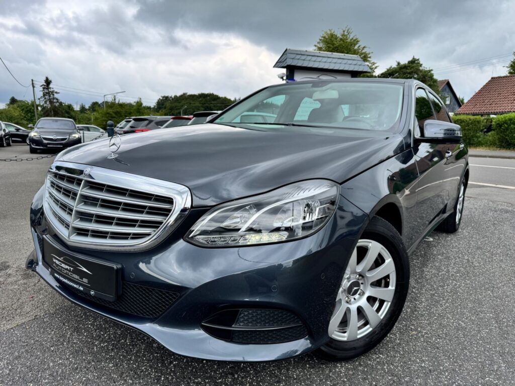 Mercedes-Benz E 200 CGI BlueEfficiency* LED*AHK*WENIG KM*
