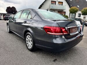 Fahrzeugabbildung Mercedes-Benz E 200 CGI BlueEfficiency* LED*AHK*WENIG KM*