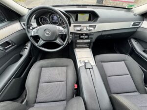 Fahrzeugabbildung Mercedes-Benz E 200 CGI BlueEfficiency* LED*AHK*WENIG KM*