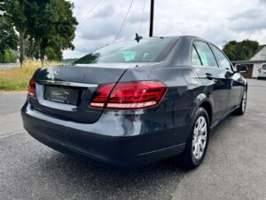 Fahrzeugabbildung Mercedes-Benz E 200 CGI BlueEfficiency* LED*AHK*WENIG KM*