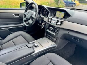Fahrzeugabbildung Mercedes-Benz E 200 CGI BlueEfficiency* LED*AHK*WENIG KM*
