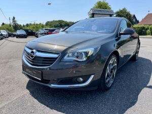 Fahrzeugabbildung Opel Insignia A Lim. Innovation 4x4*CAM*AHK*Bi-XENON*