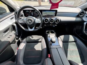 Fahrzeugabbildung Mercedes-Benz A 220 4Matic* AMG LINE* MULTIBEAM* WIDESCREEN*