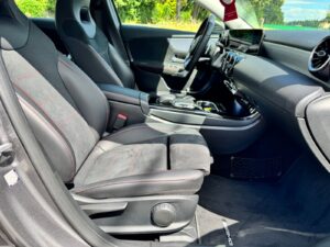 Fahrzeugabbildung Mercedes-Benz A 220 4Matic* AMG LINE* MULTIBEAM* WIDESCREEN*