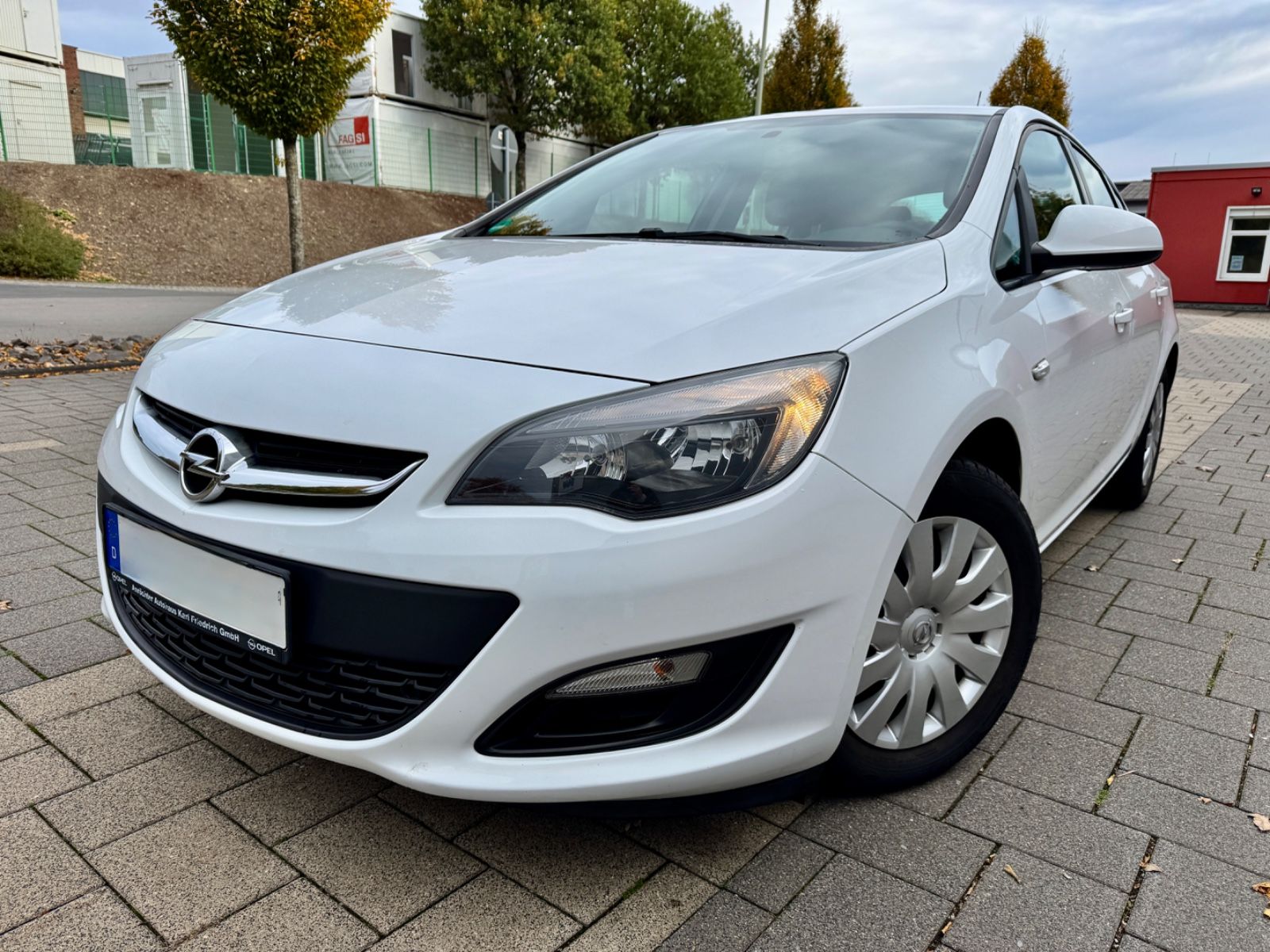 Opel Astra J Lim. 5-trg. Selection