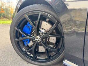 Fahrzeugabbildung Volkswagen Golf VIII Lim. R 4Motion* BLACK EDITION*
