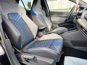Fahrzeugabbildung Volkswagen Golf VIII Lim. R 4Motion* BLACK EDITION*