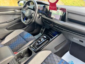 Fahrzeugabbildung Volkswagen Golf VIII Lim. R 4Motion* BLACK EDITION*