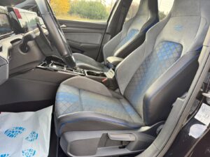 Fahrzeugabbildung Volkswagen Golf VIII Lim. R 4Motion* BLACK EDITION*