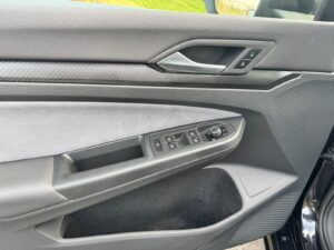 Fahrzeugabbildung Volkswagen Golf VIII Lim. R 4Motion* BLACK EDITION*