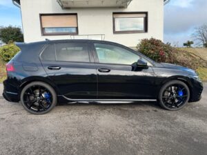 Fahrzeugabbildung Volkswagen Golf VIII Lim. R 4Motion* BLACK EDITION*