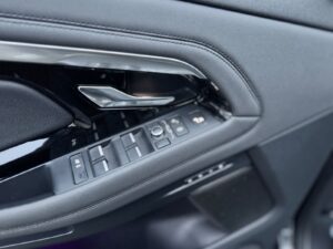 Fahrzeugabbildung Land Rover Evoque R-Dynamic SE*LED*HUD*4xSZH*MERIDIAN*360°*