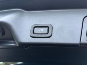 Fahrzeugabbildung Land Rover Evoque R-Dynamic SE*LED*HUD*4xSZH*MERIDIAN*360°*