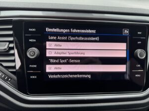 Fahrzeugabbildung Volkswagen T-Roc Sport* R-LINE*DSG*19"*AHK*