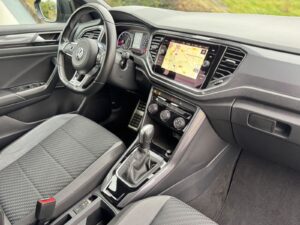 Fahrzeugabbildung Volkswagen T-Roc Sport* R-LINE*DSG*19"*AHK*