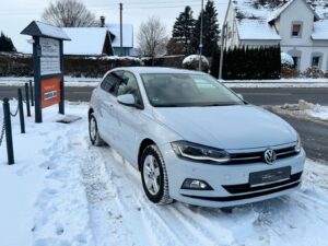 Fahrzeugabbildung Volkswagen Polo VI Highline*DSG* LED * ACC* WHITE SILVER*