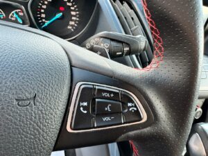 Fahrzeugabbildung Ford Kuga ST-Line*4X4*F-1 WIPPEN*CAM*SONY*