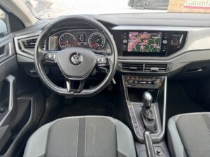 Fahrzeugabbildung Volkswagen Polo VI Highline*DSG* LED * ACC* WHITE SILVER*