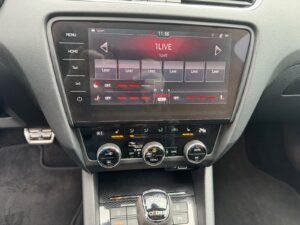 Fahrzeugabbildung SKODA Octavia Combi RS 245*LED*DSG*PANO*CAM*VELVET ROT