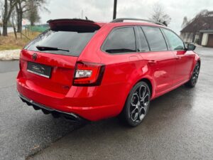 Fahrzeugabbildung SKODA Octavia Combi RS 245*LED*DSG*PANO*CAM*VELVET ROT