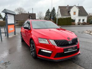 Fahrzeugabbildung SKODA Octavia Combi RS 245*LED*DSG*PANO*CAM*VELVET ROT