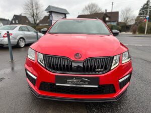 Fahrzeugabbildung SKODA Octavia Combi RS 245*LED*DSG*PANO*CAM*VELVET ROT