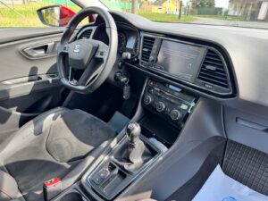 Fahrzeugabbildung SEAT Leon FR*1.4TSI*LED*PANO*PURE RED*EMOTION*2 HAND*