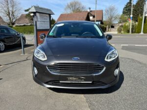 Fahrzeugabbildung Ford Fiesta Titanium* 2 HAND*WENIG KM*GARANTIE*