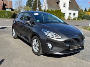 Fahrzeugabbildung Ford Fiesta Titanium* 2 HAND*WENIG KM*GARANTIE*