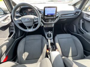 Fahrzeugabbildung Ford Fiesta Titanium* 2 HAND*WENIG KM*GARANTIE*