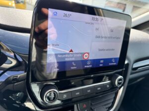 Fahrzeugabbildung Ford Fiesta Titanium* 2 HAND*WENIG KM*GARANTIE*