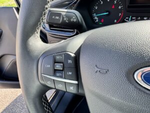 Fahrzeugabbildung Ford Fiesta Titanium* 2 HAND*WENIG KM*GARANTIE*