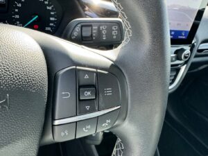 Fahrzeugabbildung Ford Fiesta Titanium* 2 HAND*WENIG KM*GARANTIE*