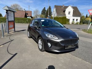 Fahrzeugabbildung Ford Fiesta Titanium* 2 HAND*WENIG KM*GARANTIE*