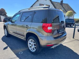 Fahrzeugabbildung SKODA Yeti Ambition* 2.0 TDI* PLUSPAKET*AHK*PDC*ALU*