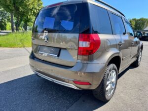 Fahrzeugabbildung SKODA Yeti Ambition* 2.0 TDI* PLUSPAKET*AHK*PDC*ALU*