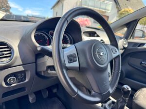 Fahrzeugabbildung Opel Corsa D Satellite* 1.4 *