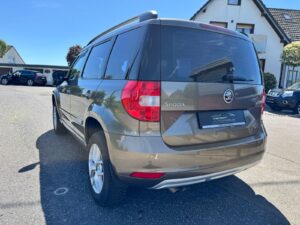 Fahrzeugabbildung SKODA Yeti Ambition* 2.0 TDI* PLUSPAKET*AHK*PDC*ALU*