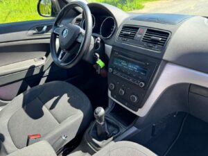 Fahrzeugabbildung SKODA Yeti Ambition* 2.0 TDI* PLUSPAKET*AHK*PDC*ALU*