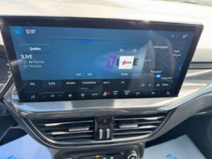 Fahrzeugabbildung Volkswagen Golf VIII Lim. Life*2.0 TDI*LED*CAM*PANO*CAM*AHK