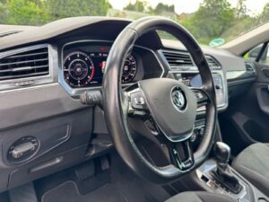 Fahrzeugabbildung Volkswagen Tiguan R-Line* 4Motion*LED*DSG*ACC*CAM*AHK*